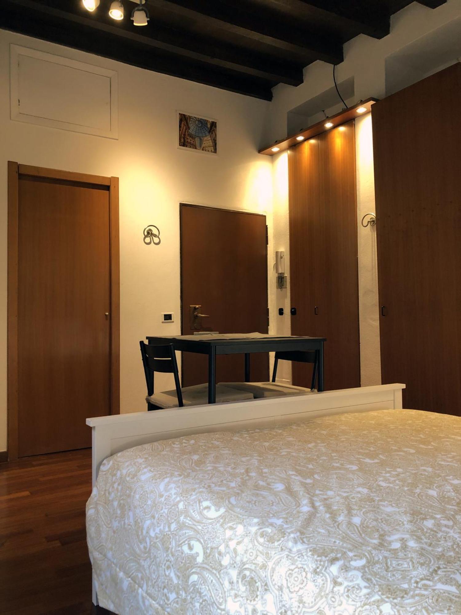 Brera Vip Spotlight - Brera - Duomo - Castello Sforzesco - Lanza Metro M2 Mailand